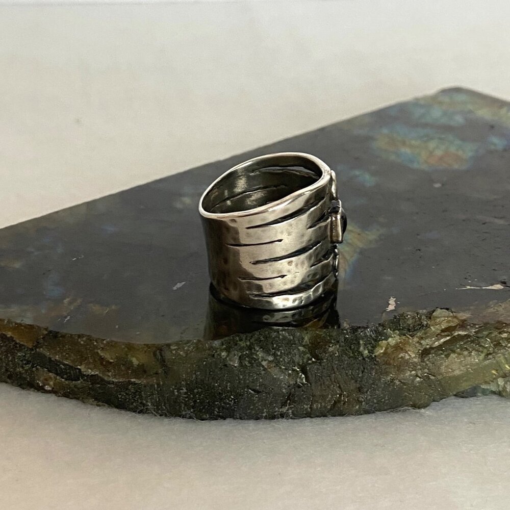 Silpada Sterling Silver 925 Garnet Hammered Cuff Wide Band Ring Sz 8 - Picture 7 of 16